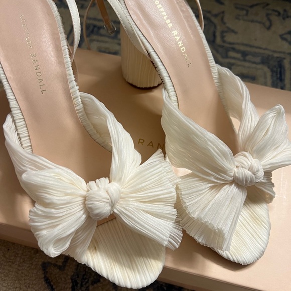 Loeffler Randall Pearl White Camellia Bow Sandals Heels size 10 - Picture 3 of 7